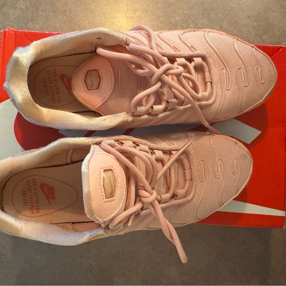 2019 Nike Wmns Air Max Plus SE 'CoralStardust' - Picture 5 of 6
